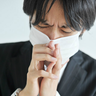 社員がインフルエンザに罹ったら、会社は「出社禁止」にできるの？